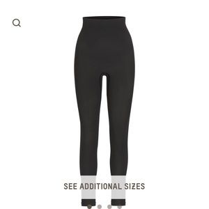 Brand new Skims blackshape wear leggings in onyx